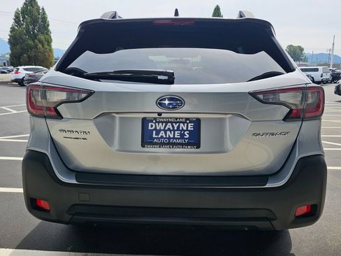 Used 2025 Subaru Outback Premium AWD/4WD image 4