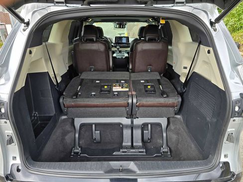 Used 2021 Toyota Sienna Platinum image 15