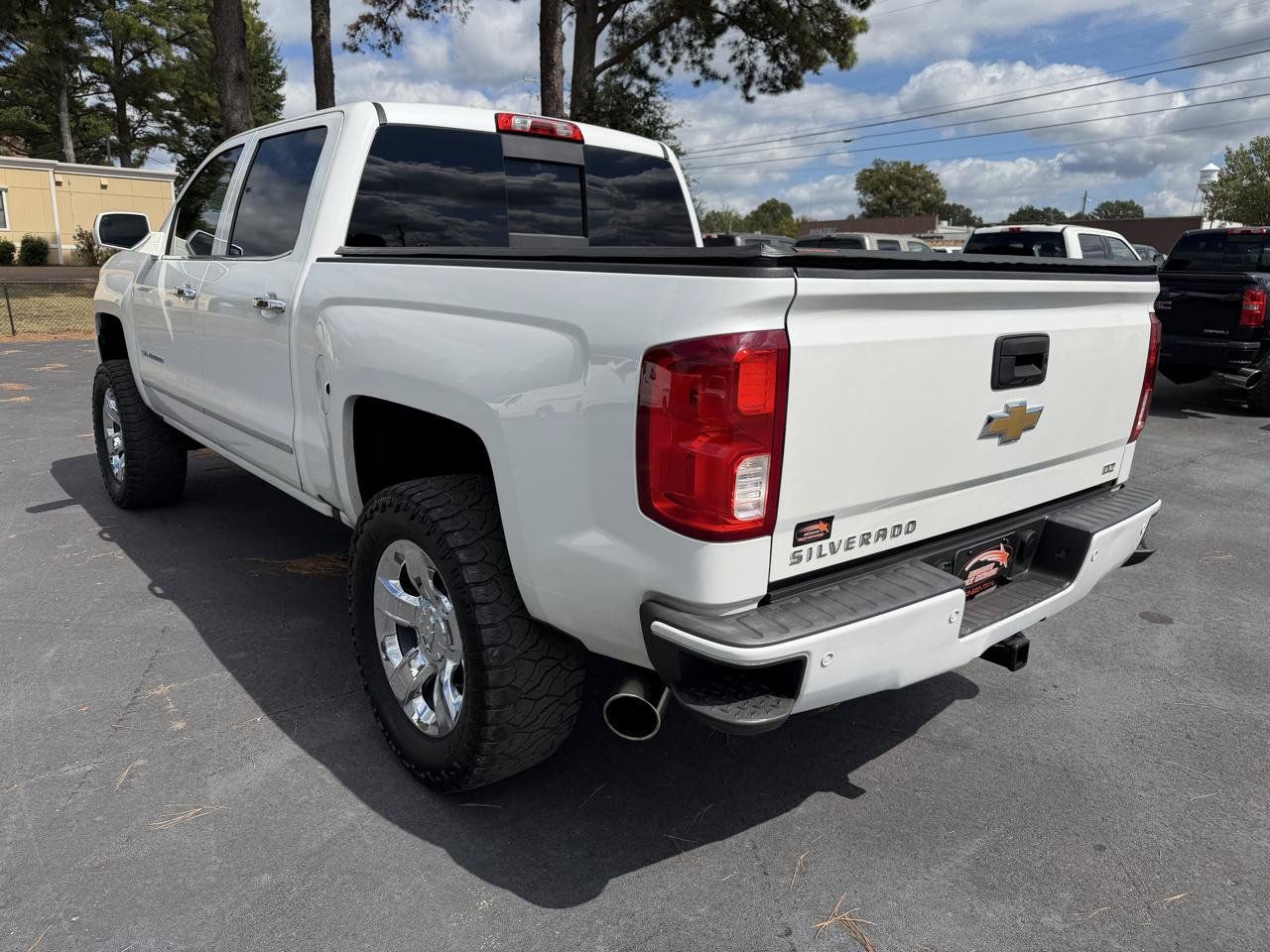 Used 2016 Chevrolet Silverado 1500 LTZ Z71 w/ LTZ Plus Package AWD/4WD image 2