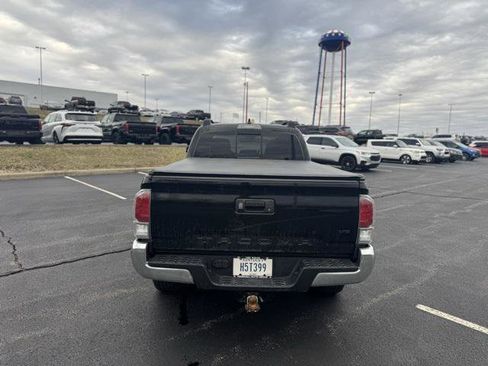 Certified 2023 Toyota Tacoma TRD Off-Road image 4