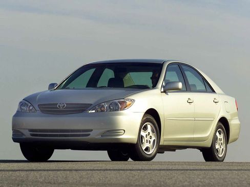 Used 2003 Toyota Camry XLE FWD image 1