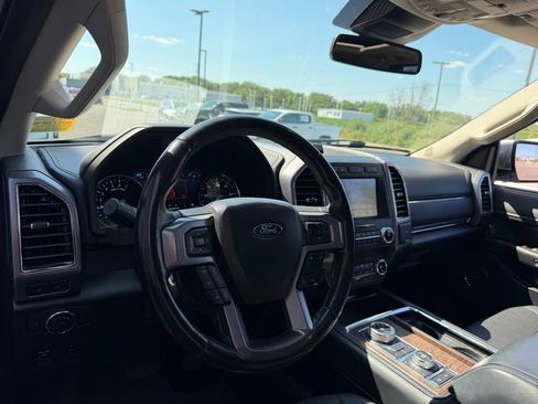 Used 2019 Ford Expedition Platinum AWD/4WD image 11