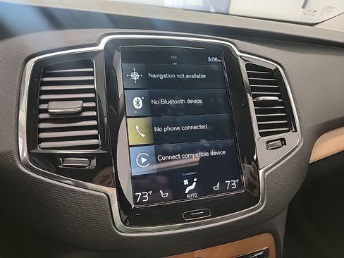 Used 2021 Volvo XC90 T6 Momentum w/ Advanced Package image 14