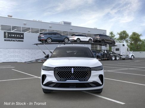 New 2026 Lincoln Nautilus Reserve AWD/4WD image 6