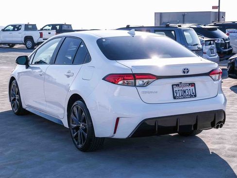 Used 2025 Toyota Corolla SE FWD image 6