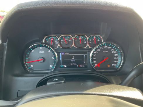 Used 2018 Chevrolet Suburban LT AWD/4WD image 10