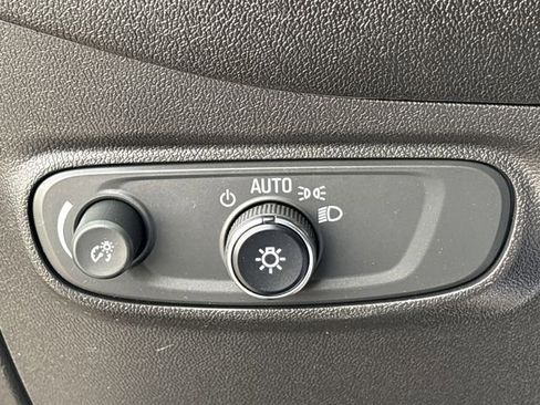 Used 2023 Chevrolet Equinox LS image 23