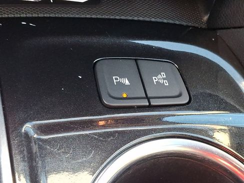 Used 2023 Chevrolet Equinox Premier FWD image 26