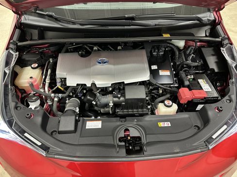 Used 2018 Toyota Prius Three image 34