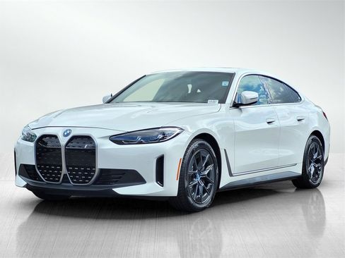 Used 2023 BMW i4 eDrive40 w/ Premium Package image 8