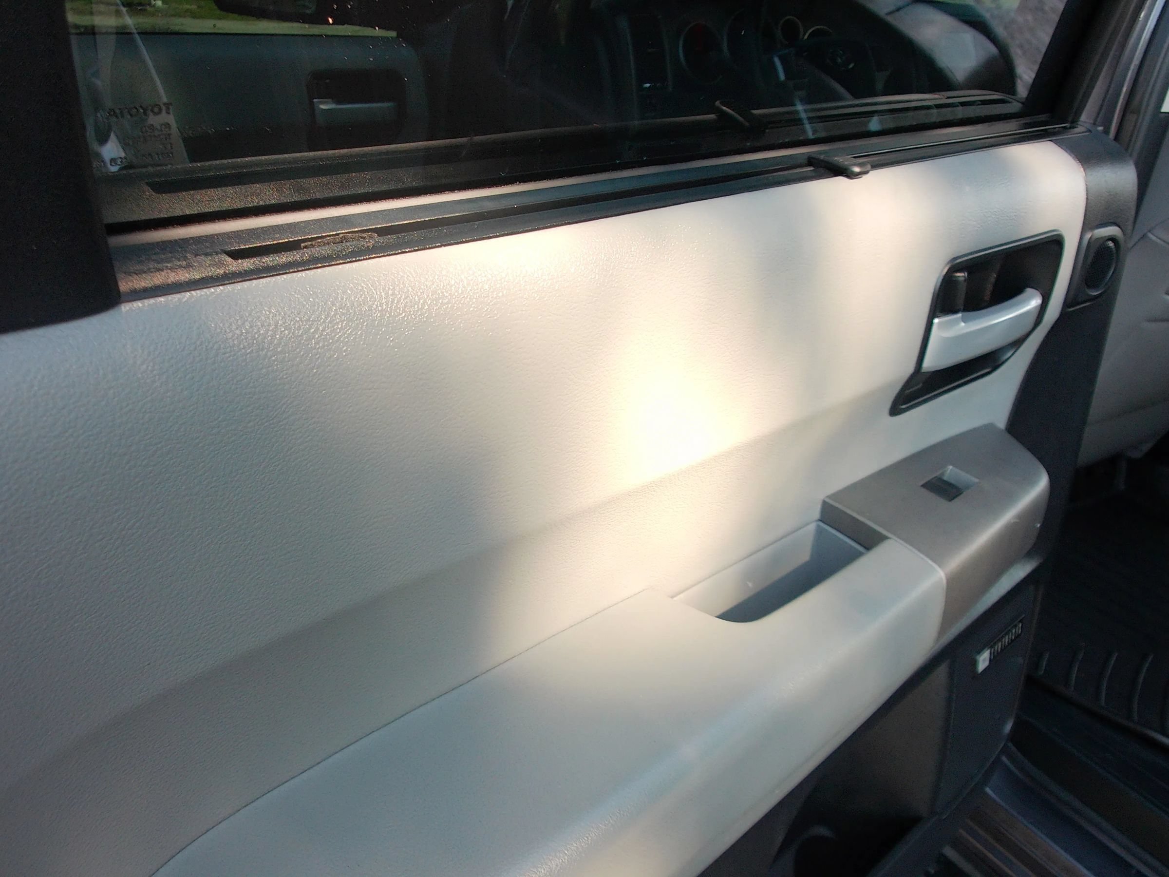 Used 2014 Toyota Sequoia Limited RWD image 30