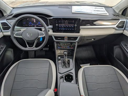 New 2026 Volkswagen Taos SE FWD image 28