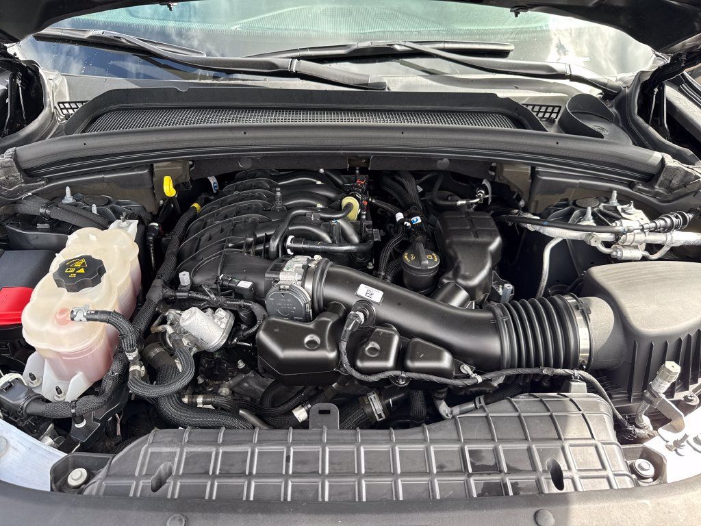 Used 2025 Jeep Grand Cherokee Altitude AWD/4WD image 22