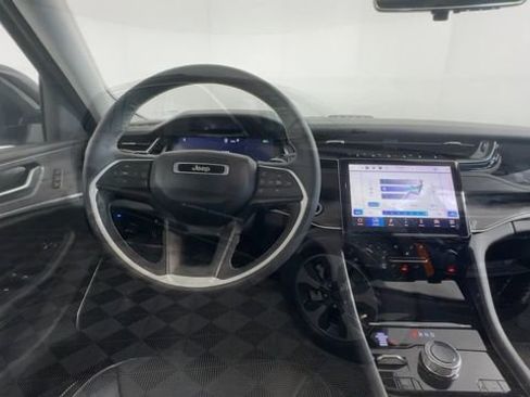 Used 2023 Jeep Grand Cherokee 4WD 4xe w/ Luxury Tech Group II image 18