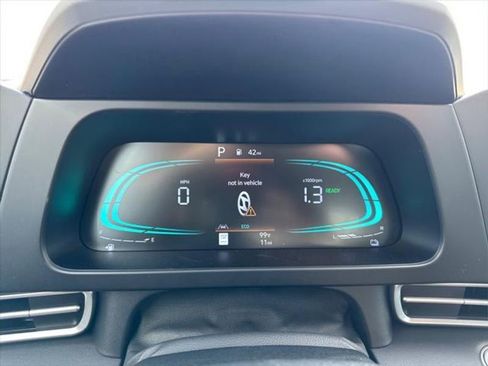 New 2025 Hyundai Elantra Blue image 13