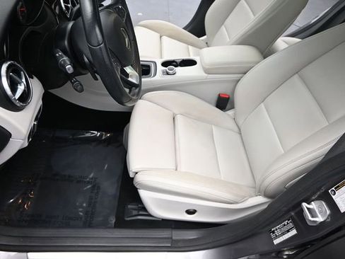 Used 2018 Mercedes-Benz CLA 250 image 16