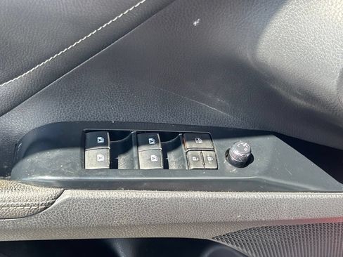 Used 2018 Toyota Camry XSE FWD image 8