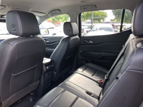 Used 2023 GMC Acadia SLT FWD image 7