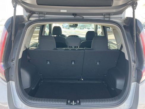 Used 2025 Kia Soul LX w/ LX Technology Package image 7