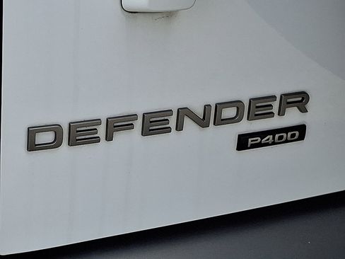 Used 2022 Land Rover Defender 110 X-Dynamic HSE image 29