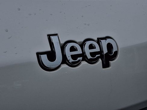 Used 2023 Jeep Grand Cherokee L Laredo AWD/4WD image 29