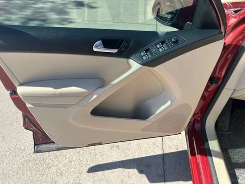 Used 2016 Volkswagen Tiguan SE FWD image 10