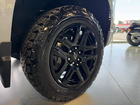 Used 2023 Chevrolet Silverado 1500 RST AWD/4WD image 32