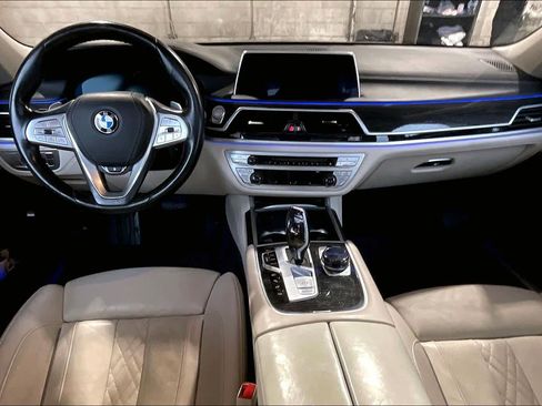 Used 2020 BMW 745e xDrive image 16