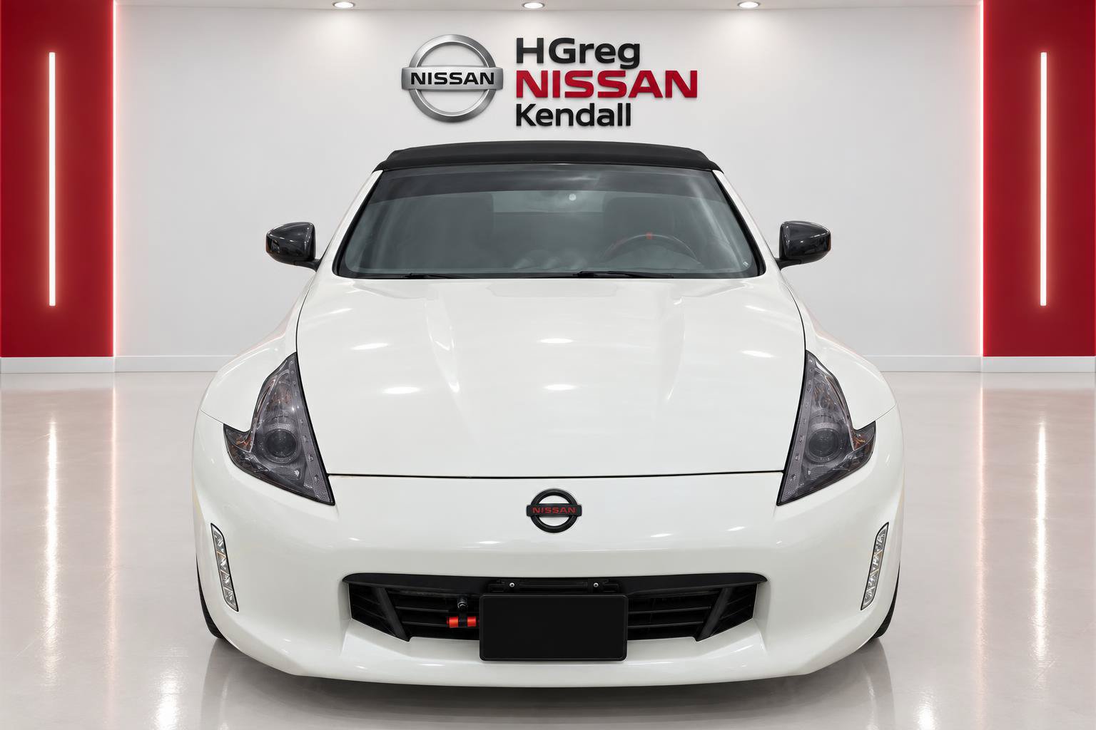 Used 2016 Nissan 370Z Touring RWD image 5
