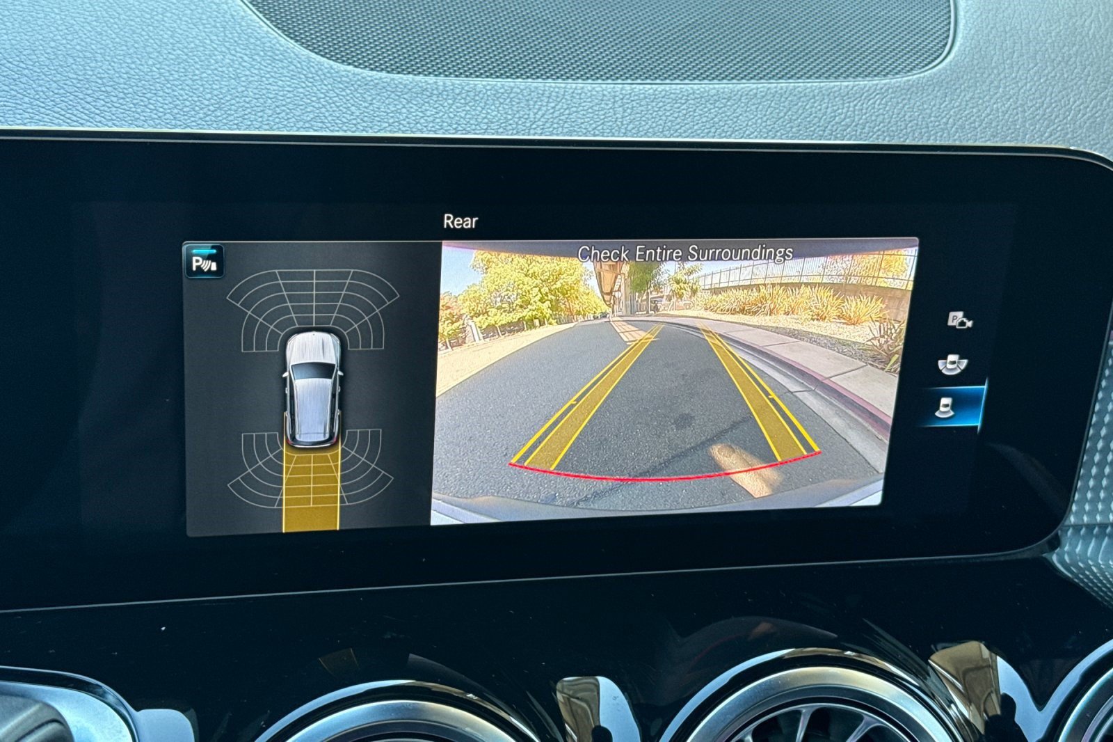 Certified 2023 Mercedes-Benz EQB 300 4MATIC image 21