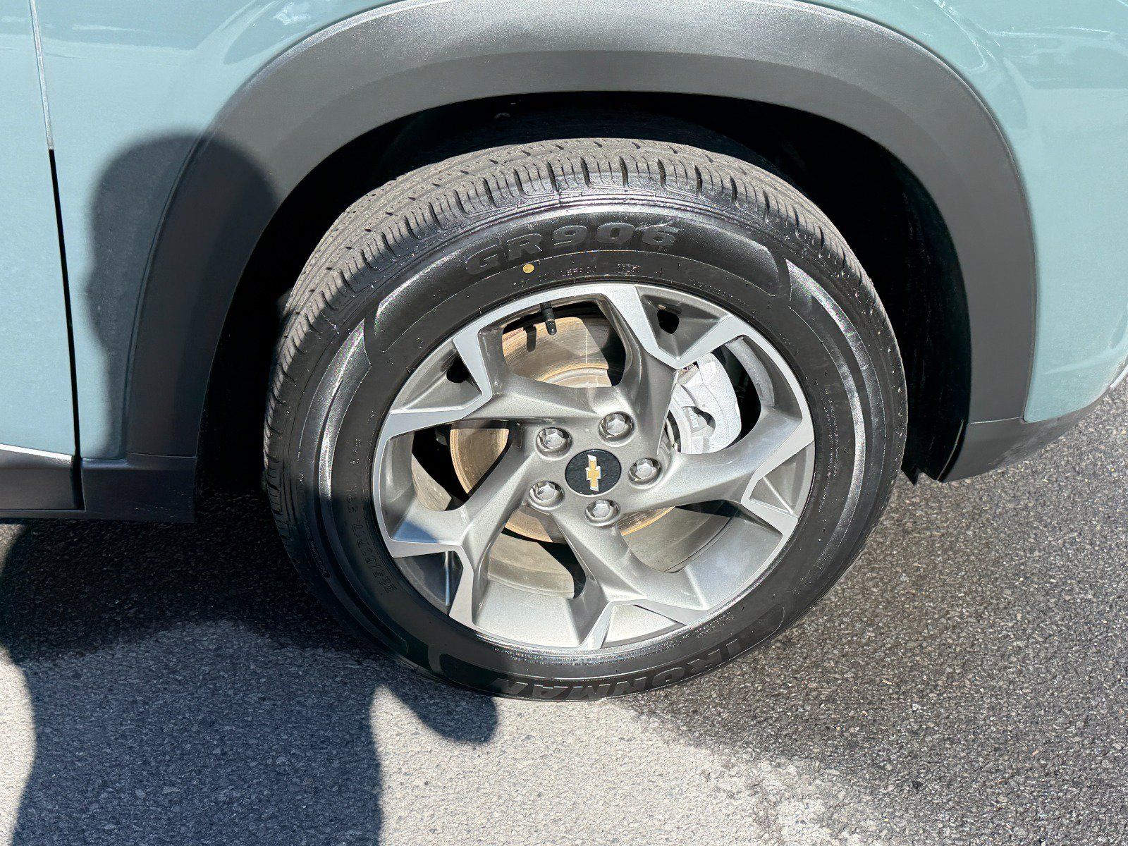 Used 2025 Chevrolet Trax LT FWD image 12