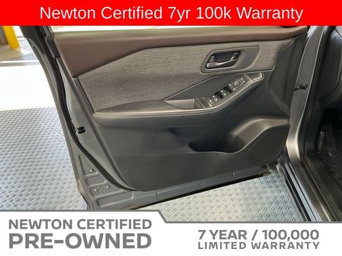 Used 2021 Nissan Rogue S FWD image 33