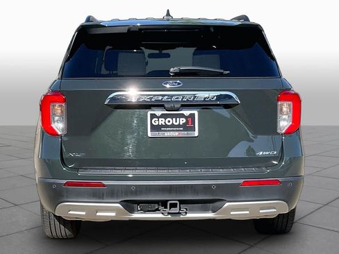 Used 2024 Ford Explorer XLT w/ Equipment Group 202A AWD/4WD image 5