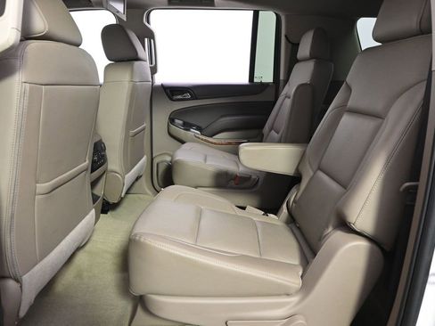 Used 2017 Chevrolet Suburban Premier image 21