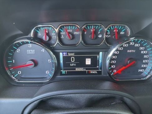 Used 2018 GMC Yukon SLT w/ Premium Edition image 9