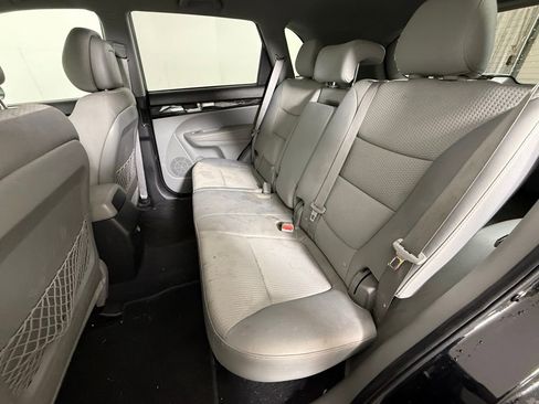 Used 2011 Kia Sorento LX image 13