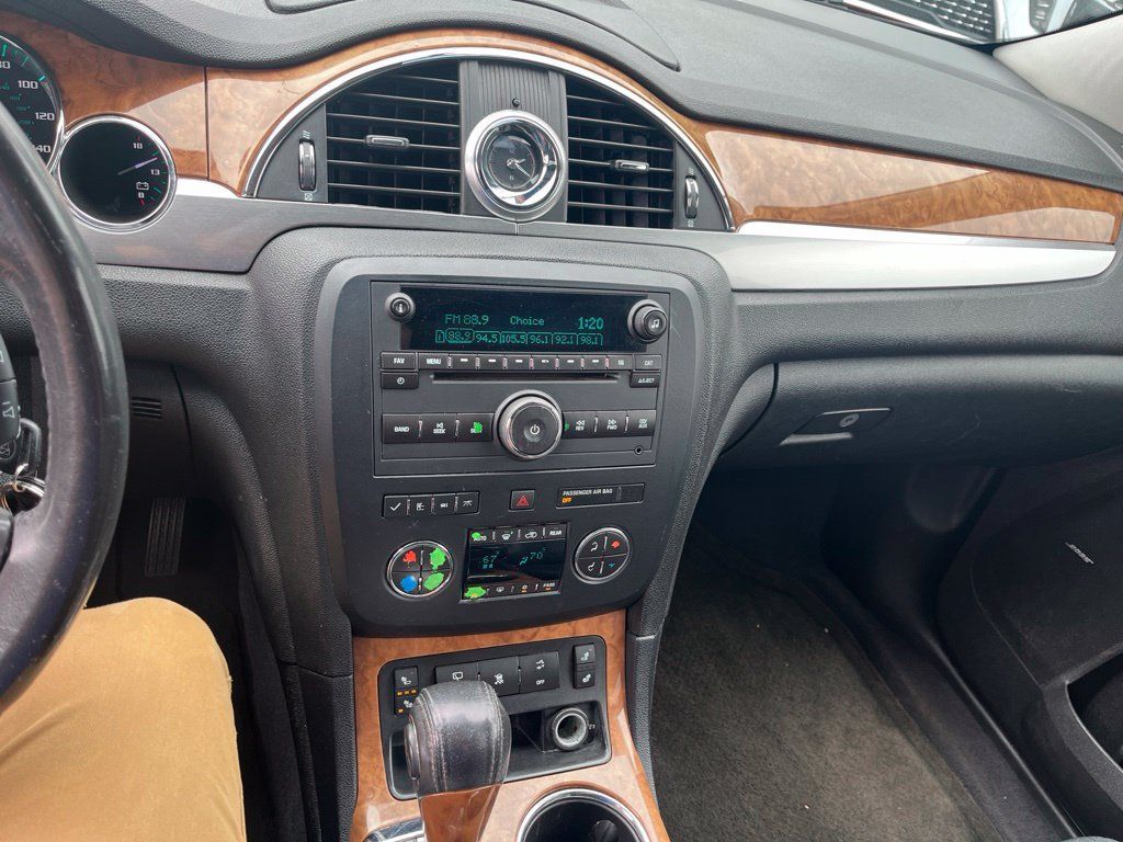 Used 2010 Buick Enclave CXL FWD image 8