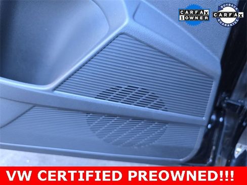 Used 2025 Volkswagen Taos SE image 11