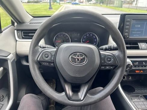 Used 2019 Toyota RAV4 XLE AWD/4WD image 31