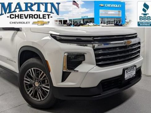 New 2026 Chevrolet Traverse LT AWD/4WD image 1
