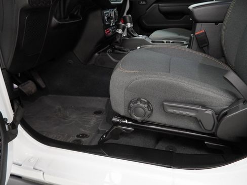 Certified 2024 Jeep Gladiator Sport image 37