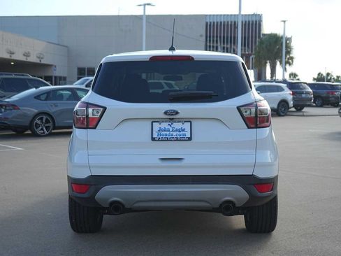 Used 2017 Ford Escape SE FWD image 5