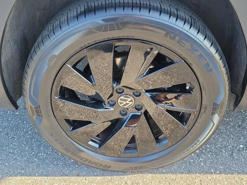 Certified 2024 Volkswagen Atlas SE FWD image 5
