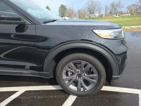 Used 2023 Ford Explorer XLT w/ Equipment Group 202A image 4