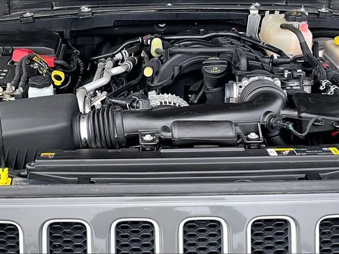 Used 2023 Jeep Wrangler Sahara image 9