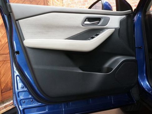Certified 2023 Nissan Rogue SV AWD/4WD image 32