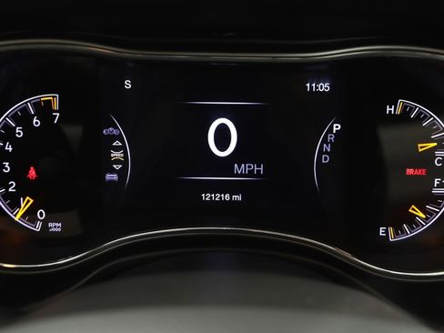 Used 2019 Jeep Grand Cherokee Limited image 18