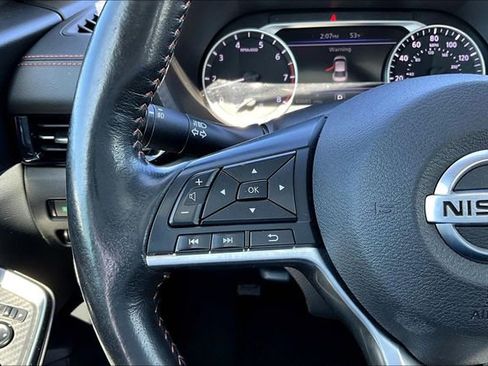 Used 2023 Nissan Sentra SR w/ SR Premium Package FWD image 11