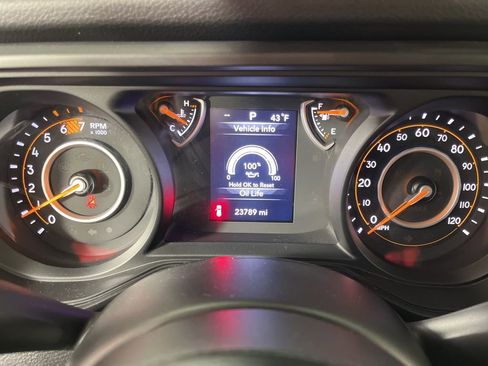 Used 2024 Jeep Wrangler Sport S image 31