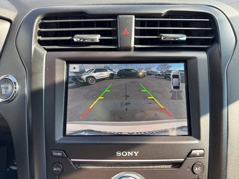 Used 2019 Ford Fusion Titanium image 26